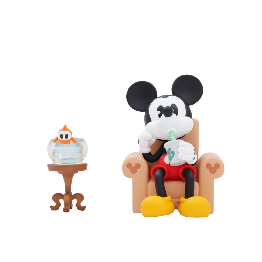 Toy Model 52 TOYS Disney Mickey &amp; Friends Happy Friends Gathering 6958985023382